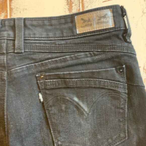 Levi's Skinney Leg Size 10. 30x32 - Picture 7 of 8